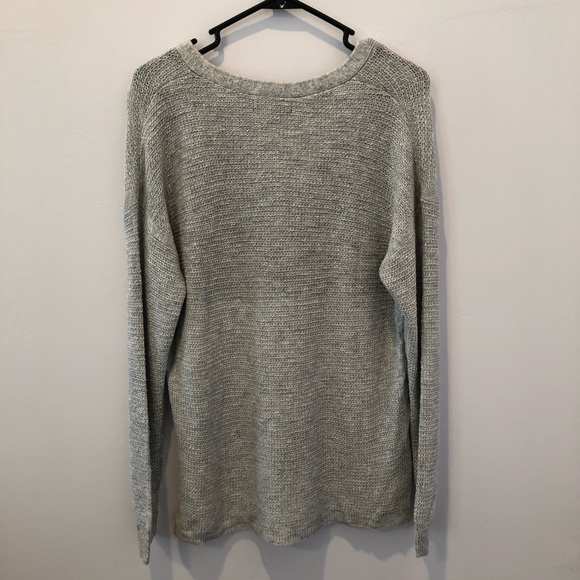 Banana Republic Gray V-Neck Sweater sz Medium - Picture 3 of 5